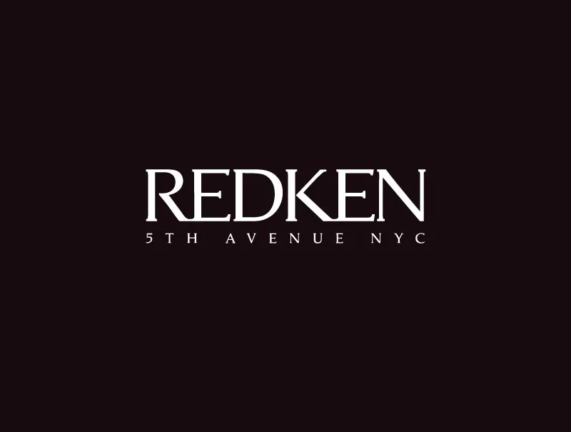 Hochwertige Redken-Haarpflegeprodukte im Salon von Chic & Chill.